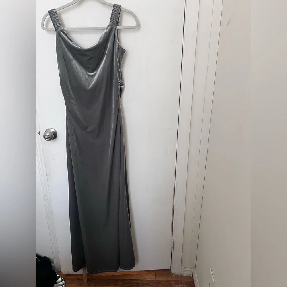 Reformation Ritz Off the Shoulder Dress Grey Velvet NWT size XL - Picture 2 of 6